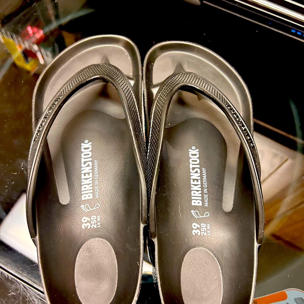 Birkenstock Flip Flops - sz 8.5